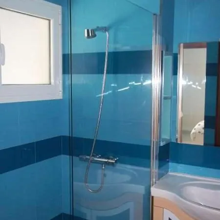Villa Sleeps 6 Wifi *