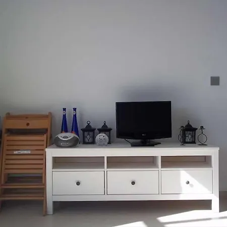 Sleeps 6 Wifi Famara